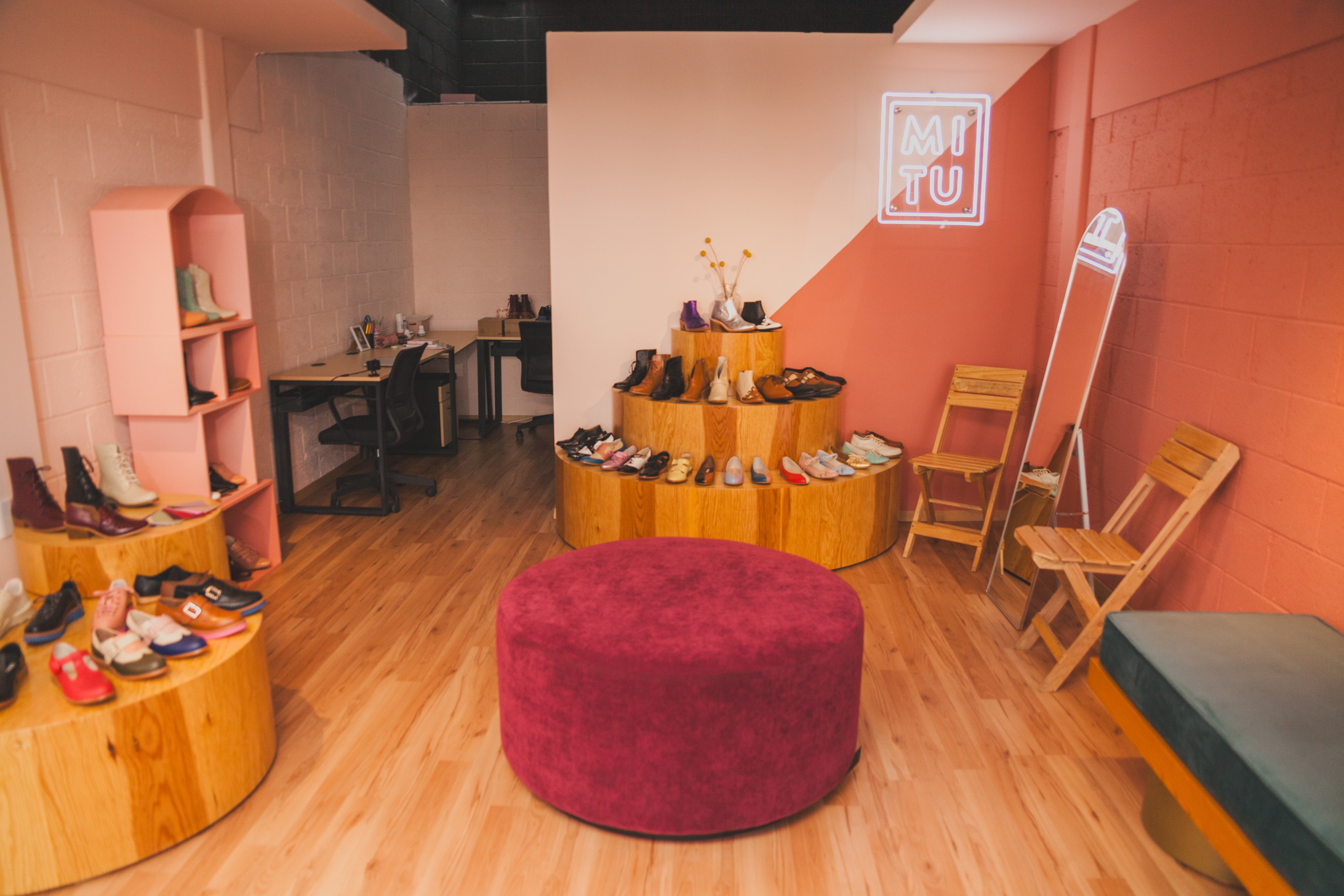Tienda MITU Calzado León en Plaza Laureles con zapatos para mujer de diseño original