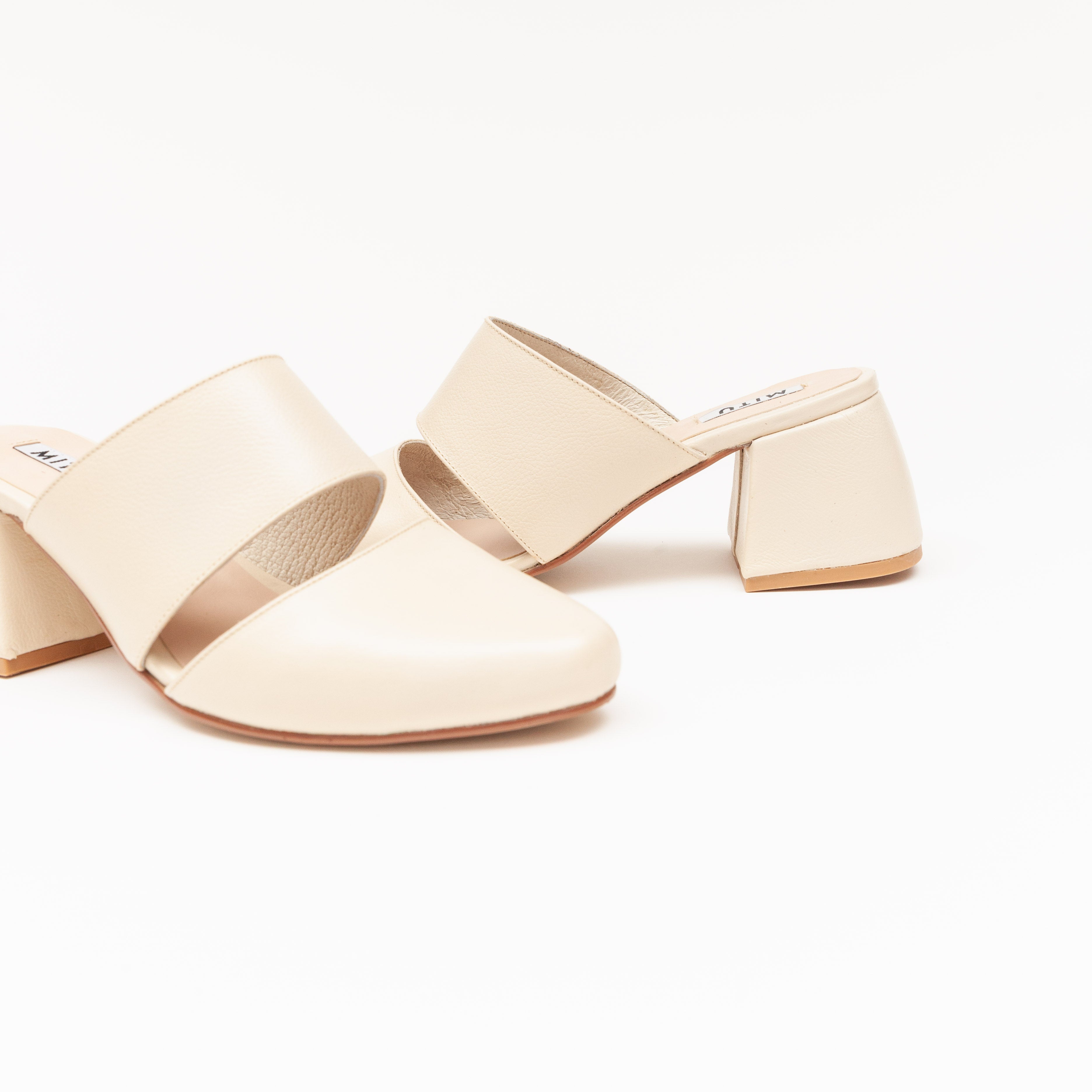 Nora Beige