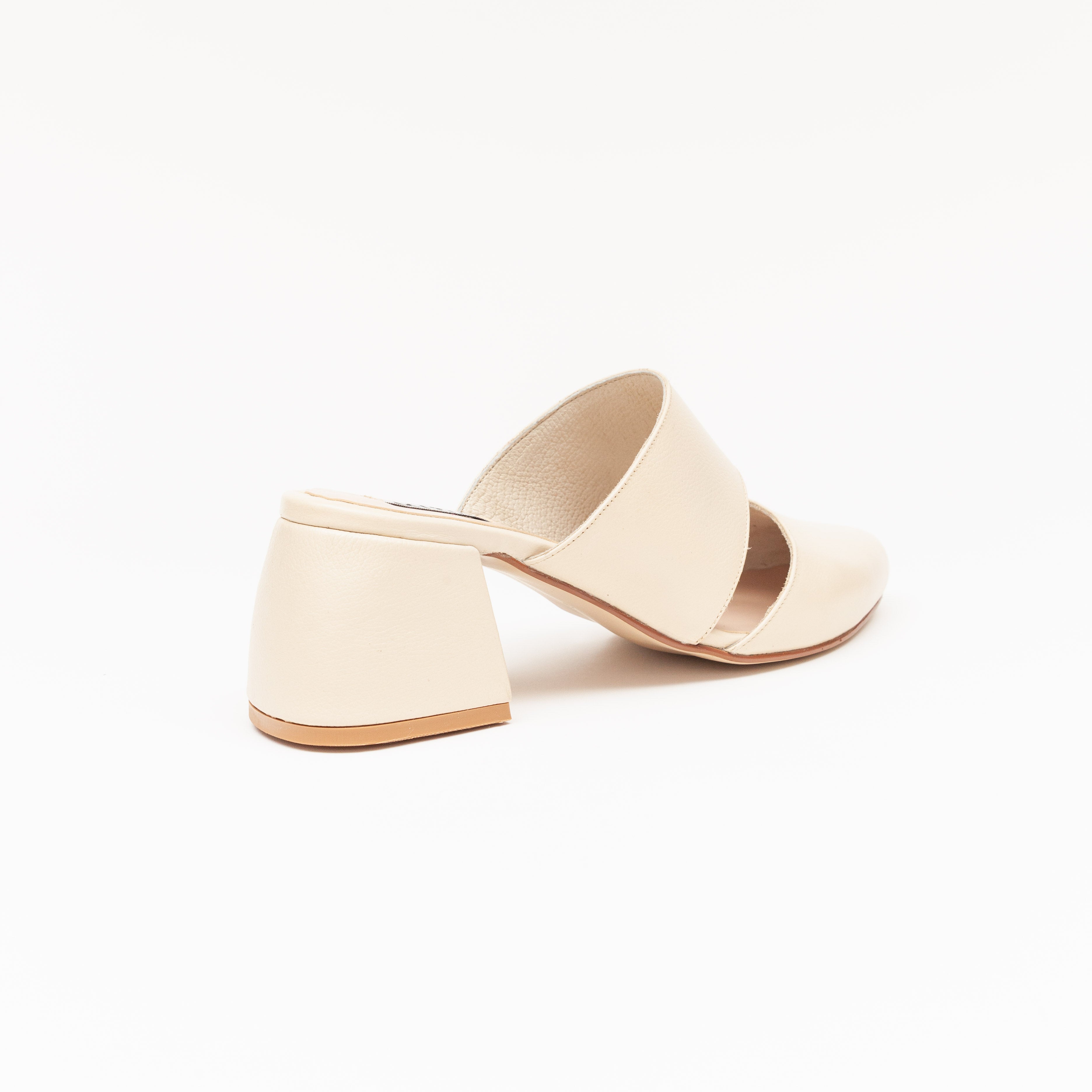Nora Beige