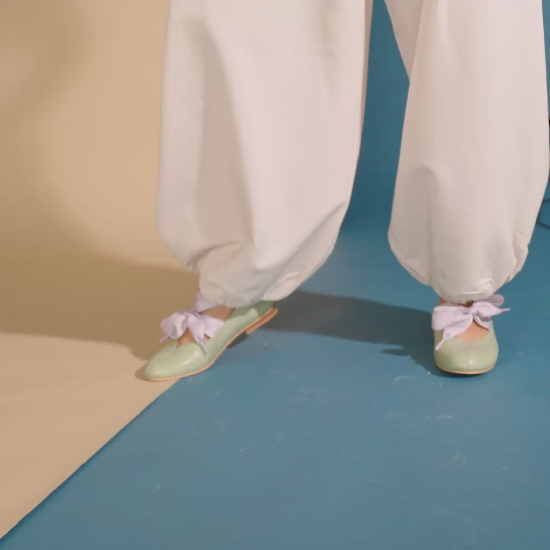 Cargar video: Nuevo - Thelma Matcha y Lila